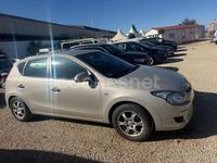 Usado Hyundai i30 Style 128 CV (94 kW) 2010 Beige Berlina