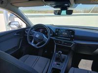 Usado Seat Leon ST Style 110 CV (80 kW) 2023 Blanco Familiar