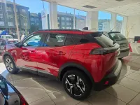 Usado Peugeot 2008 Allure 100 CV (73 kW) 2024 Rojo SUV