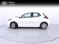Usado Toyota Yaris Hybrid Active 116 CV (85 kW) 2023 Blanco Berlina