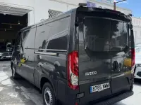 Usado Iveco Daily 179 CV (131 kW) 2021 Gris Van