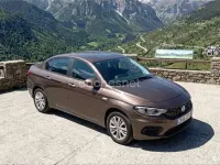 Usado Fiat Tipo Lounge 95 CV (69 kW) 2017 Marrón Berlina