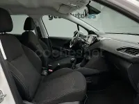 Usado Peugeot 208 Active 99 CV (72 kW) 2018 Blanco Utilitario