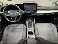 Usado VW Golf VIII 115 CV (84 kW) 2025 Gris / plata Berlina