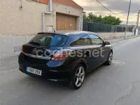 Usado Opel Astra GTC Sport 120 CV (88 kW) 2005 Negro Berlina