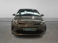 Usado Kia Rio 100 CV (73 kW) 2023 Verde Berlina