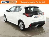 Usado Toyota Yaris Hybrid Active 116 CV (85 kW) 2021 Blanco Berlina