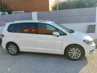 Usado VW Touran Advance 115 CV (84 kW) 2018 Blanco Monovolumen