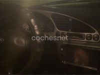 Usado Ford Fiesta Trend 60 CV (44 kW) 2002 Gris / plata Utilitario