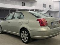 Usado Toyota Avensis Sol 126 CV (92 kW) 2008 Beige Berlina