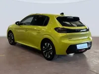 Usado Peugeot 208 Allure 100 CV (73 kW) 2024 Amarillo Utilitario