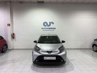 Usado Toyota Aygo X-play 72 CV (52 kW) 2024 Gris Utilitario