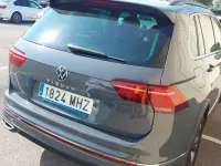 Usado VW Tiguan R-line 150 CV (110 kW) 2023 Gris / plata SUV