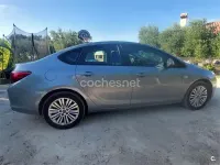 Usado Opel Astra Selective 110 CV (80 kW) 2013 Gris / plata Berlina