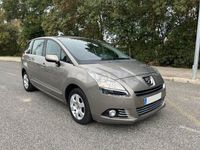 Usado Peugeot 5008 Premium 110 CV (80 kW) 2010 Beige Monovolumen