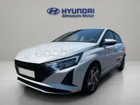 Usado Hyundai i20 100 CV (73 kW) 2023 Gris / plata Utilitario