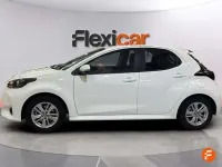 Usado Toyota Yaris Active 116 CV (85 kW) 2025 Blanco Utilitario