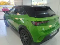 Usado Opel Mokka Edition 136 CV (100 kW) 2023 Verde SUV