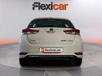 Usado Toyota Auris Hybrid Active 136 CV (100 kW) 2016 Blanco Utilitario