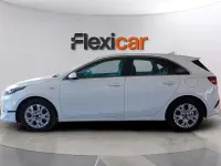 Usado Kia Ceed 136 CV (100 kW) 2023 Blanco Utilitario