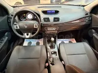 Usado Renault Mégane III Authentique 90 CV (66 kW) 2011 Gris / plata Berlina