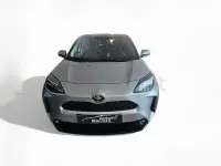Usado Toyota Yaris 125 CV (91 kW) 2023 Gris / plata Utilitario