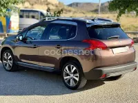 Usado Peugeot 2008 Allure 120 CV (88 kW) 2014 Marrón SUV