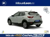 Usado Kia Stonic 100 CV (73 kW) 2022 Gris SUV
