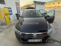 Usado VW Passat Advance 150 CV (110 kW) 2015 Negro Berlina