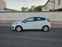 Usado Ford Fiesta Titanium 85 CV (62 kW) 2017 Blanco Utilitario