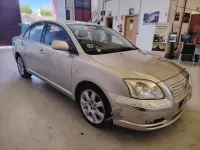Usado Toyota Avensis Executive 147 CV (108 kW) 2004 Gris / plata Berlina