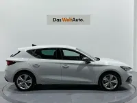 Usado Seat Leon FR 116 CV (85 kW) 2025 Blanco Berlina