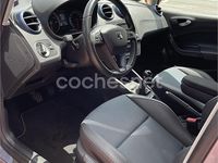 Usado Seat Ibiza CONNECT 95 CV (69 kW) 2016 Gris / plata Berlina