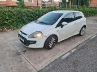 Usado Fiat Punto Sport 90 CV (66 kW) 2010 Blanco Utilitario