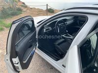 Usado BMW 320 177 CV (130 kW) 2011 Blanco Familiar