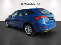 Usado Skoda Scala Active 95 CV (69 kW) 2022 Azul Utilitario