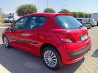 Usado Peugeot 207 95 CV (69 kW) 2010 Rojo Utilitario