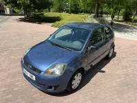 Usado Ford Fiesta Ambiente 68 CV (50 kW) 2006 Azul Utilitario