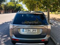 Usado Mitsubishi Outlander P-HEV 203 CV (149 kW) 2015 Gris / plata SUV