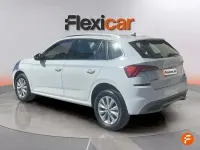 Usado Skoda Kamiq Active 95 CV (69 kW) 2021 Blanco SUV