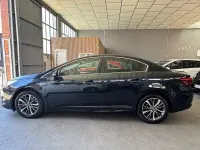 Usado Toyota Avensis Advance 143 CV (105 kW) 2015 Azul Berlina