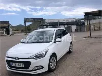 Usado Hyundai i20 84 CV (61 kW) 2018 Blanco Berlina