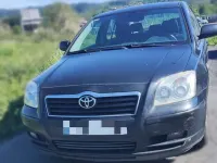 Usado Toyota Avensis Limited 116 CV (85 kW) 2005 Rojo Berlina