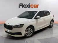Usado Skoda Fabia Active 80 CV (58 kW) 2022 Blanco Utilitario