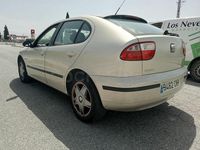 Usado Seat Leon Sport 105 CV (77 kW) 2005 Beige Utilitario