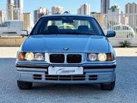 Usado BMW 320 150 CV (110 kW) 1991 Gris / plata Berlina