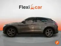 Usado Alfa Romeo Stelvio Sprint 200 CV (147 kW) 2022 Gris / plata SUV