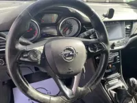 Usado Opel Astra Elegance 140 CV (102 kW) 2018 Azul Berlina