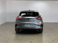 Usado Renault Clio V Techno 90 CV (66 kW) 2025 Gris / plata Berlina