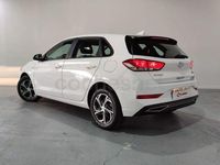 Usado Hyundai i30 120 CV (88 kW) 2023 Blanco Berlina